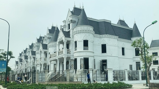 'Choáng' với biệt thự, căn hộ hơn 100 tỷ đồng và cú xuống tiền của đại gia Hà Thành