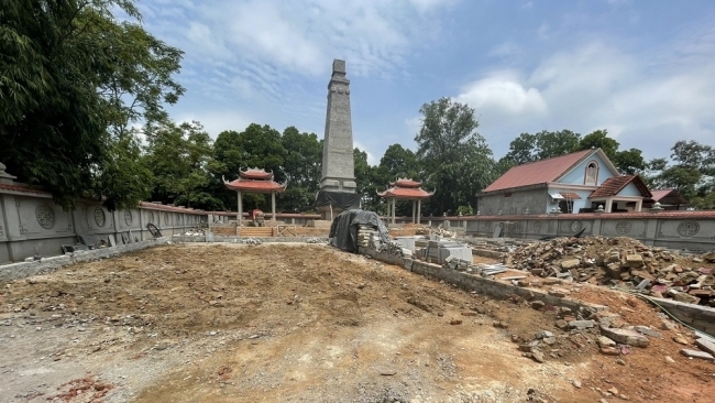 Chủ tịch UBND tỉnh Thái Nguyên chỉ đạo khẩn vụ san bằng nghĩa trang liệt sĩ xã Úc Kỳ