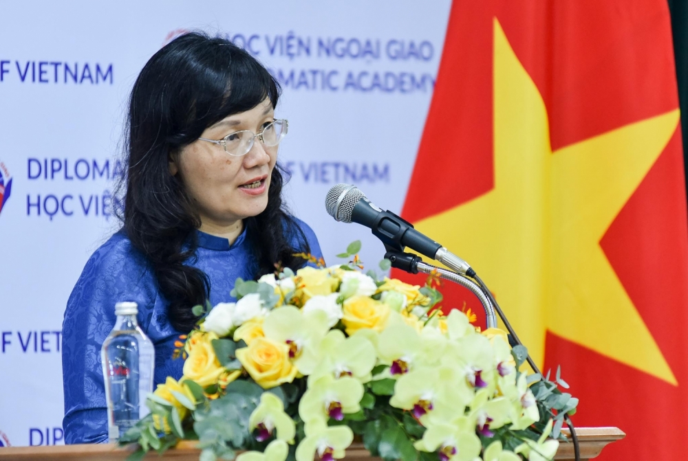 Bộ trưởng Quốc phòng Vương quốc Anh thăm và thảo luận tại Học viện Ngoại giao Việt Nam