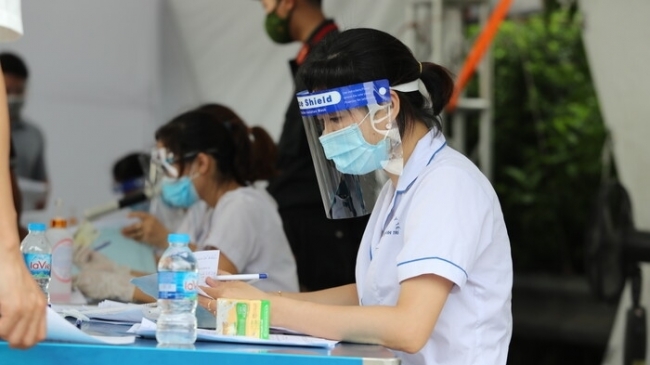Hà Nội đã có 184 cơ sở ngoài công lập thực hiện xét nghiệm SARS-CoV-2