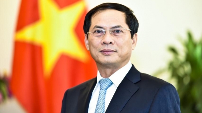 Bộ trưởng Ngoại giao Lào chúc mừng Bộ trưởng Ngoại giao Bùi Thanh Sơn