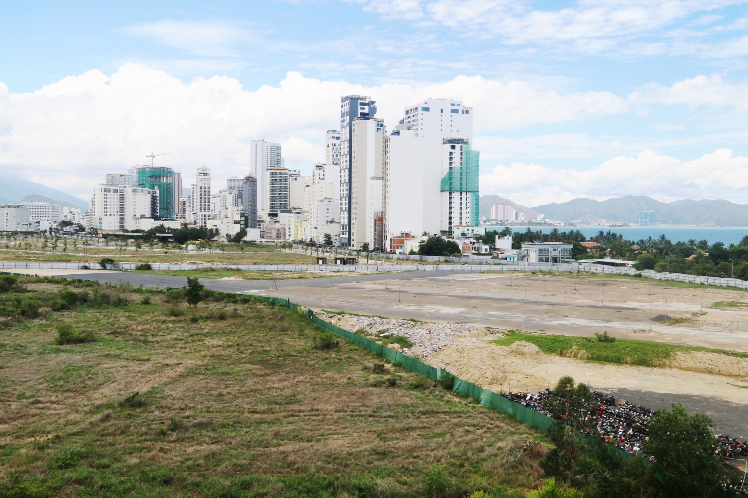 Tin bất động sản ngày 12/7: Thanh tra việc quản lý, sử dụng đất quốc phòng tại sân bay Nha Trang cũ
