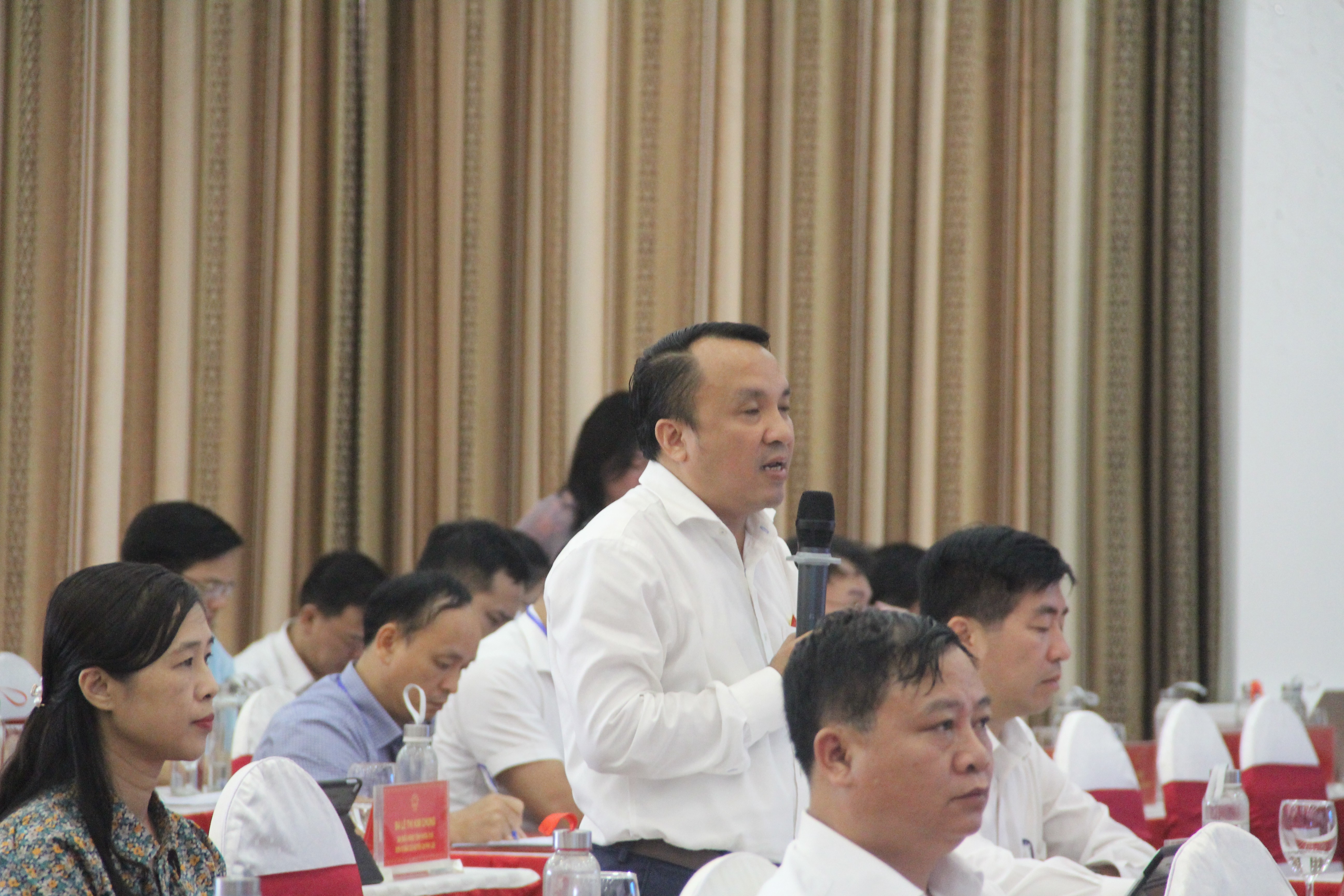 Hé lộ nguyên nhân 119 nhân viên y tế nghỉ việc ở Nghệ An