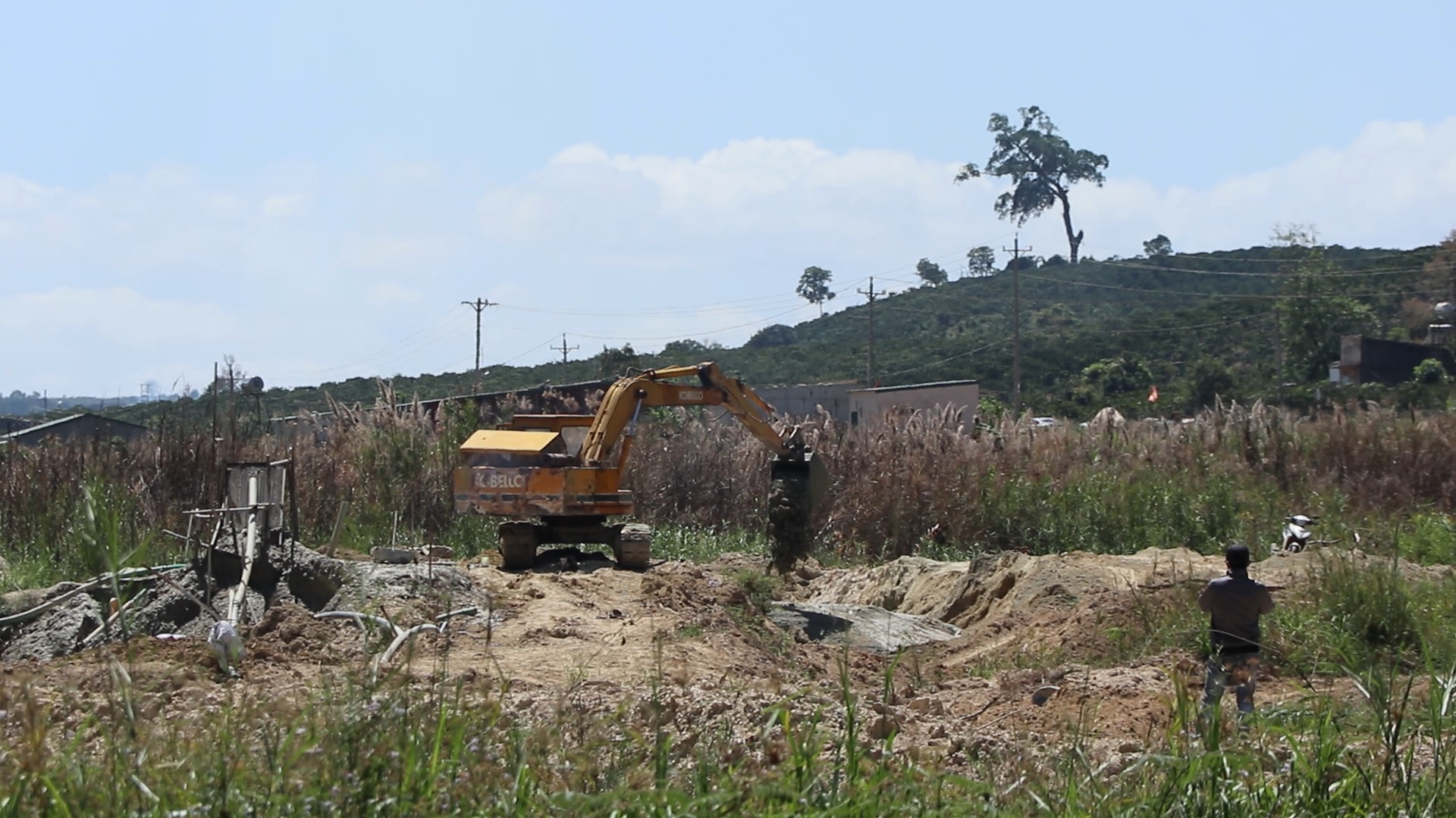 Vi phạm trong lĩnh vực khoáng sản, đất đai, Công ty Hiệp Hưng bị phạt gần 400 triệu đồng