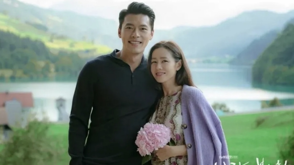 Son Ye Jin tiết lộ lý do phải lòng Hyun Bin khiến người hâm mộ tan chảy