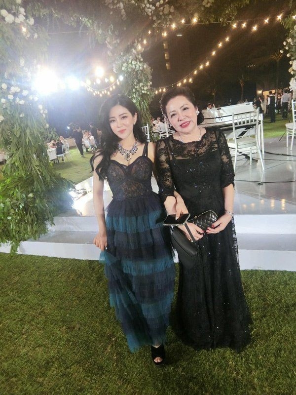 Hội mẹ chồng sao Việt sành điệu không kém cạnh con dâu