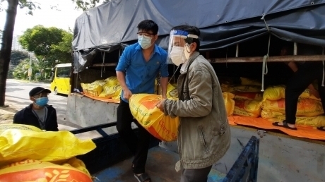 Bộ NN&PTNT: Phối hợp Tổ công tác Bộ Quốc phòng vận động hỗ trợ lương thực, thực phẩm cho công nhân lao động gặp khó khăn tại Thành phố Hồ Chí Minh