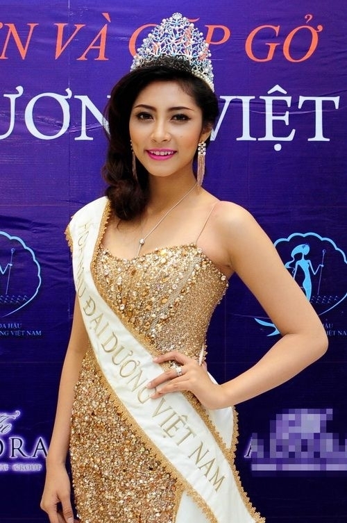 Hoa hậu Đại dương Đặng Thu Thảo bất ngờ thừa nhận đã phẫu thuật thẩm mỹ