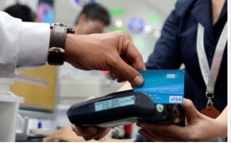 Tin nhanh ngân hàng ngày 7/8: Đề xuất giảm 50% phí thanh toán điện tử liên ngân hàng
