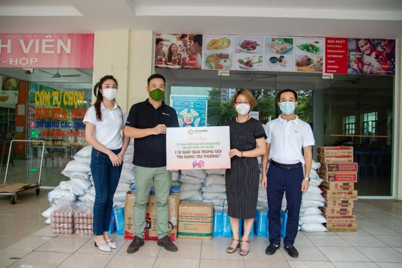 Food Banks Vietnam trao “Tín dụng yêu thương”: Hỗ trợ sinh viên trường Đại học Ngoại Ngữ, người khó khăn phường Thổ Quan - Hà Nội trong đại dịch covid