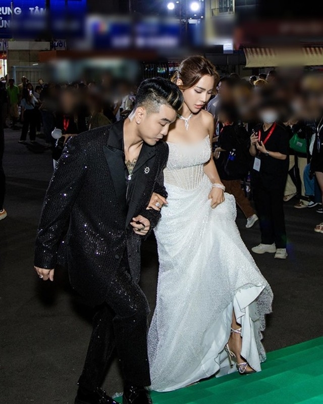 Lấy siêu mẫu từng qua một lần đò, Ưng Hoàng Phúc giờ ra sao? Lấy siêu mẫu từng qua một lần đò, Ưng Hoàng Phúc giờ ra sao?