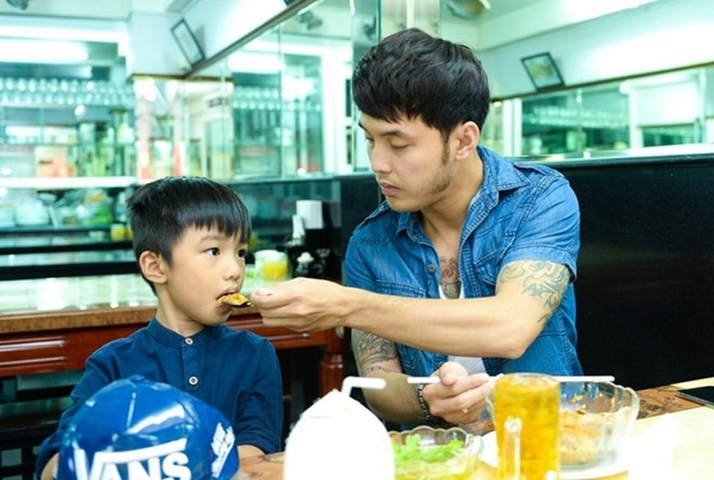 Lấy siêu mẫu từng qua một lần đò, Ưng Hoàng Phúc giờ ra sao? Lấy siêu mẫu từng qua một lần đò, Ưng Hoàng Phúc giờ ra sao?
