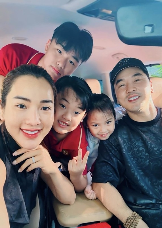 Lấy siêu mẫu từng qua một lần đò, Ưng Hoàng Phúc giờ ra sao? Lấy siêu mẫu từng qua một lần đò, Ưng Hoàng Phúc giờ ra sao?