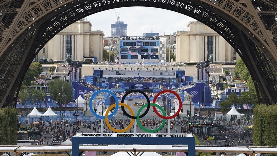 Lễ bế mạc Olympic 2024: Một buổi lễ "giàu lễ hội hơn" và Tom Cruise là nhân vật chính