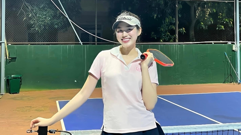 Hoa hậu Đỗ Thị Hà phản hồi chỉ trích gu ăn mặc trên sân pickleball