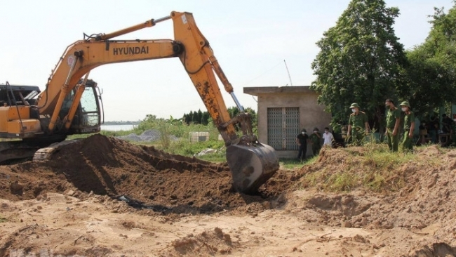 Hà Nam: Phát hiện hộ kinh doanh chôn lấp hơn 500 tấn chất thải trái phép