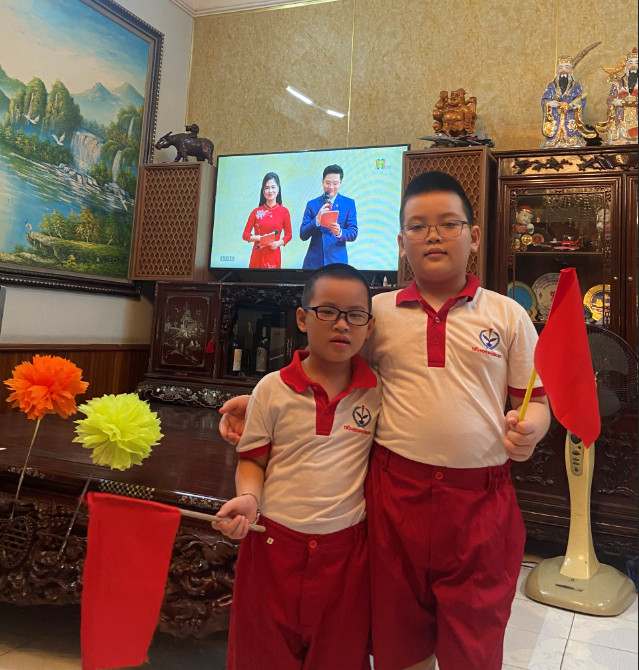 Những hình ảnh xúc động trong ngày tựu trường đặc biệt tại Thủ đô Hà Nội