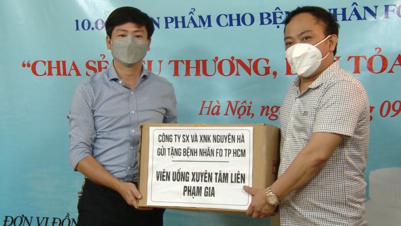Công ty TNHH SX & XNK Nguyên Hà trao tặng hàng nghìn sản phẩm Đông y hỗ trợ bảo vệ sức khỏe cho các F0 tại TP. HCM