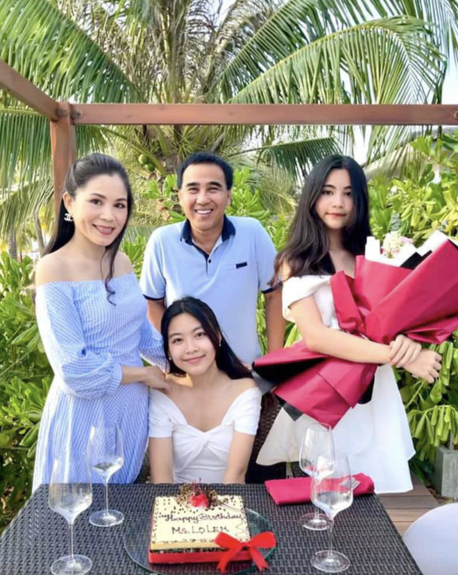 Chân dung bà xã xinh đẹp, là doanh nhân thành đạt của MC Quyền Linh Chân dung bà xã xinh đẹp, là doanh nhân thành đạt của MC Quyền Linh