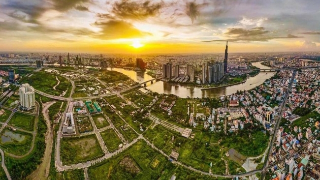 “Quả bom nợ” Evergrande: Lời cảnh báo cho thị trường bất động sản Việt Nam