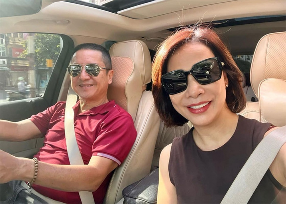 NSƯT Chí Trung hạnh phúc bên bạn gái á hậu sau khi nghỉ hưu NSƯT Chí Trung hạnh phúc bên bạn gái á hậu sau khi nghỉ hưu