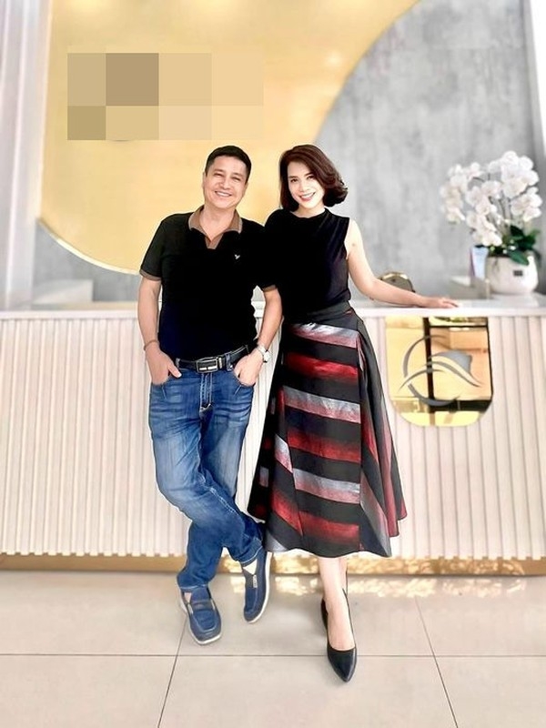 NSƯT Chí Trung hạnh phúc bên bạn gái á hậu sau khi nghỉ hưu NSƯT Chí Trung hạnh phúc bên bạn gái á hậu sau khi nghỉ hưu