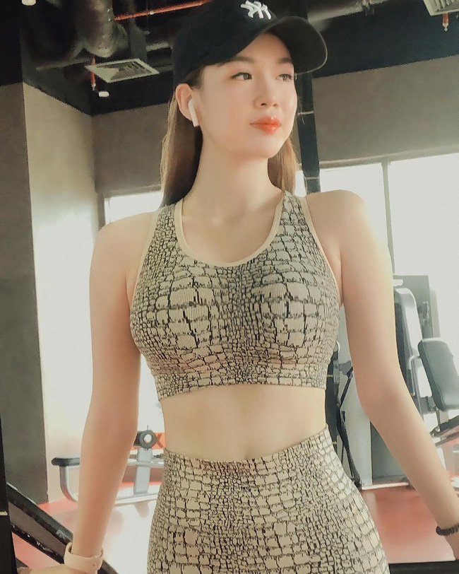 Buông bỏ đồng phục, dàn nữ tiếp viên hàng không gây sốt mạng