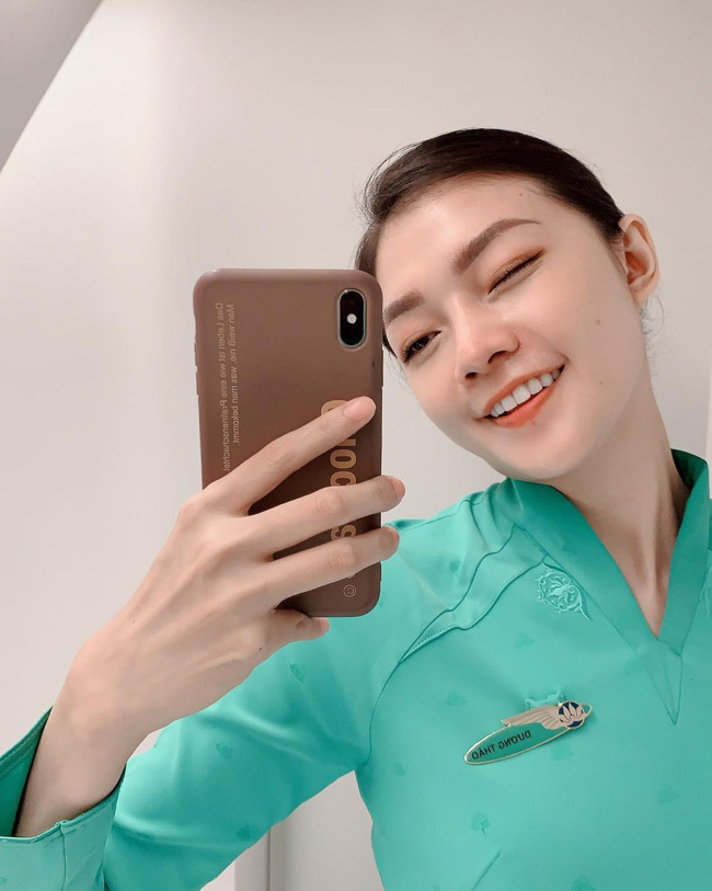 Buông bỏ đồng phục, dàn nữ tiếp viên hàng không gây sốt mạng