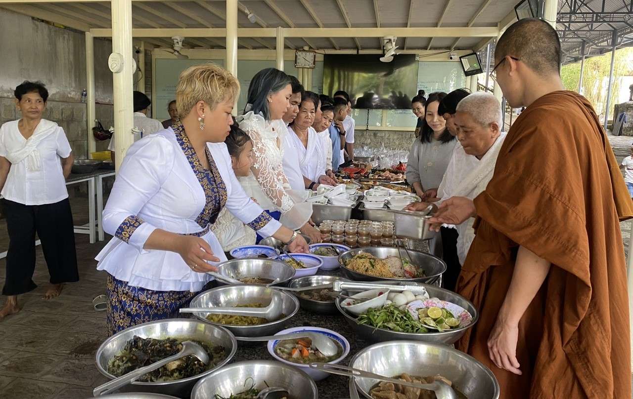 Lễ Sen Dolta, nét văn hóa đặc sắc của người Khmer