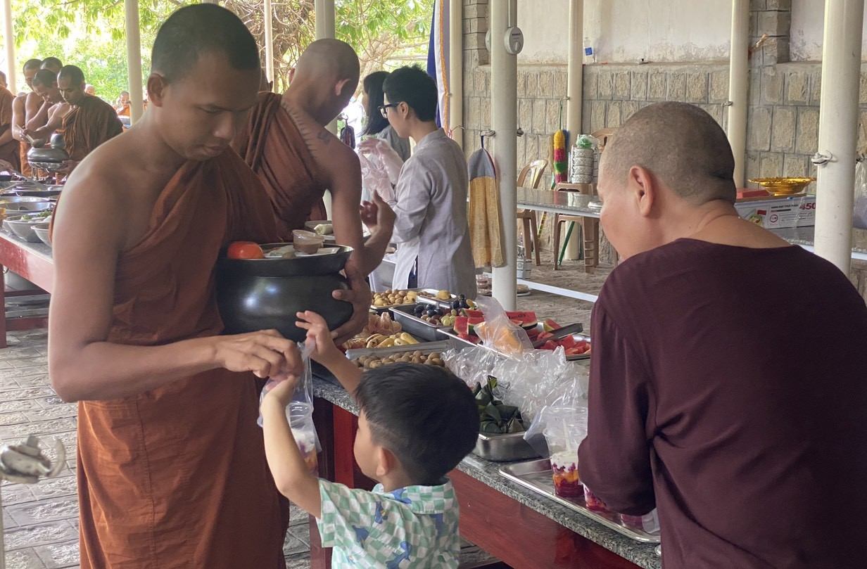 Lễ Sen Dolta, nét văn hóa đặc sắc của người Khmer