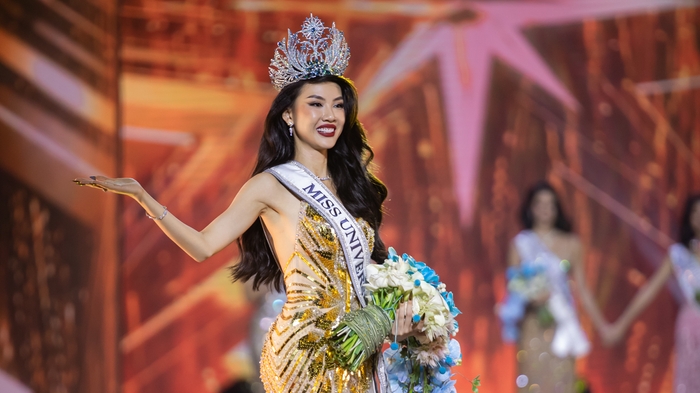 Hậu đăng quang Miss Universe VN, Bùi Quỳnh Hoa "hot" nhờ drama?