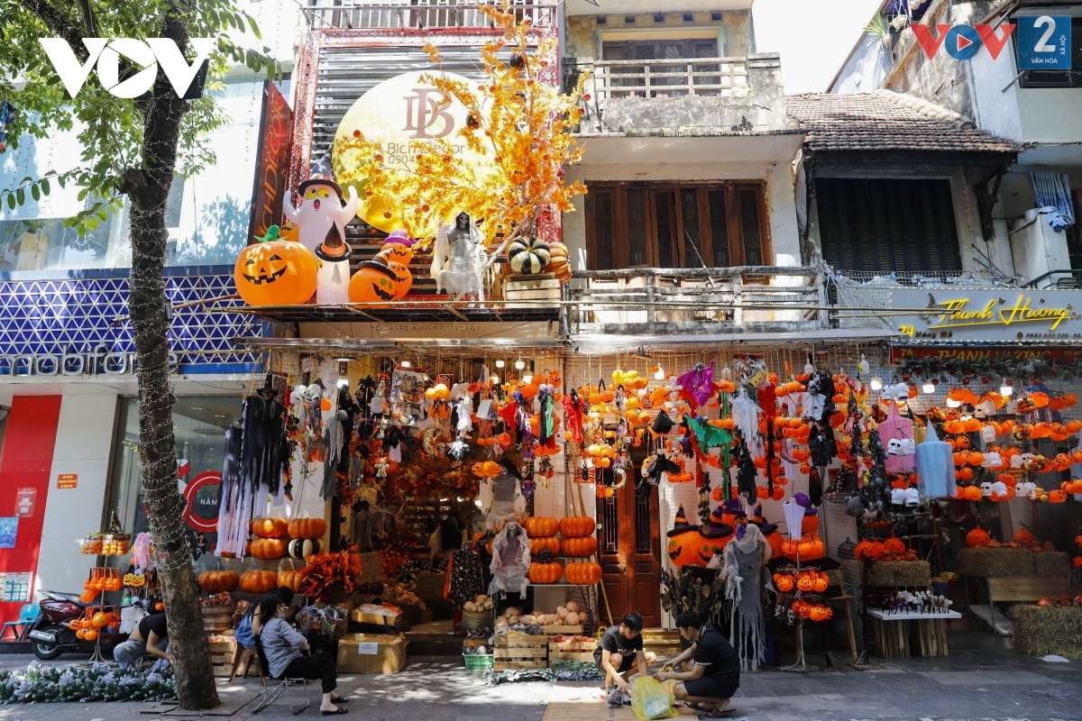 Phố Hàng Mã tưng bừng sắc màu Halloween Phố Hàng Mã tưng bừng sắc màu Halloween