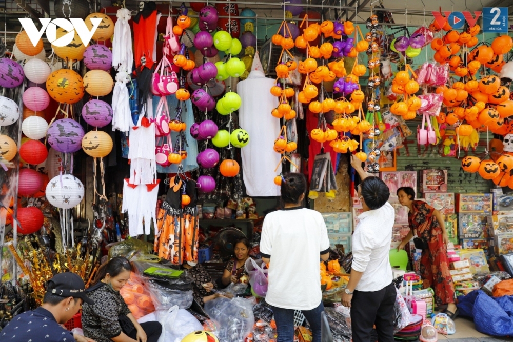 Phố Hàng Mã tưng bừng sắc màu Halloween Phố Hàng Mã tưng bừng sắc màu Halloween