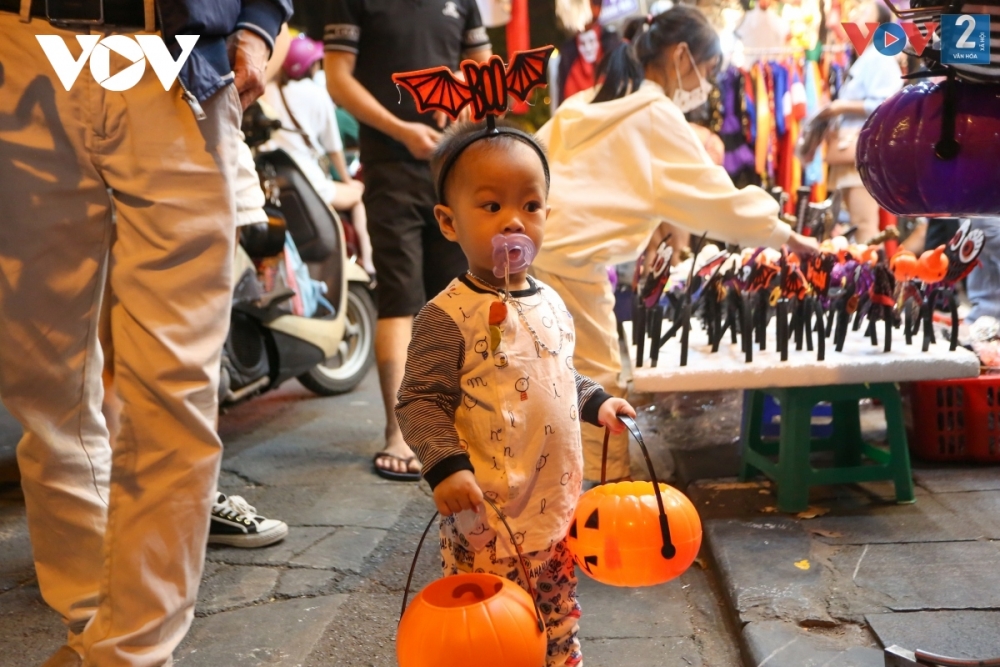 Phố Hàng Mã tưng bừng sắc màu Halloween Phố Hàng Mã tưng bừng sắc màu Halloween