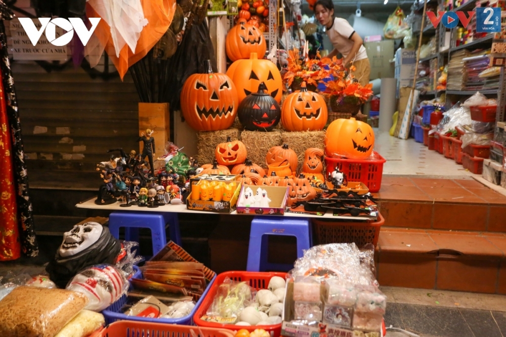 Phố Hàng Mã tưng bừng sắc màu Halloween Phố Hàng Mã tưng bừng sắc màu Halloween