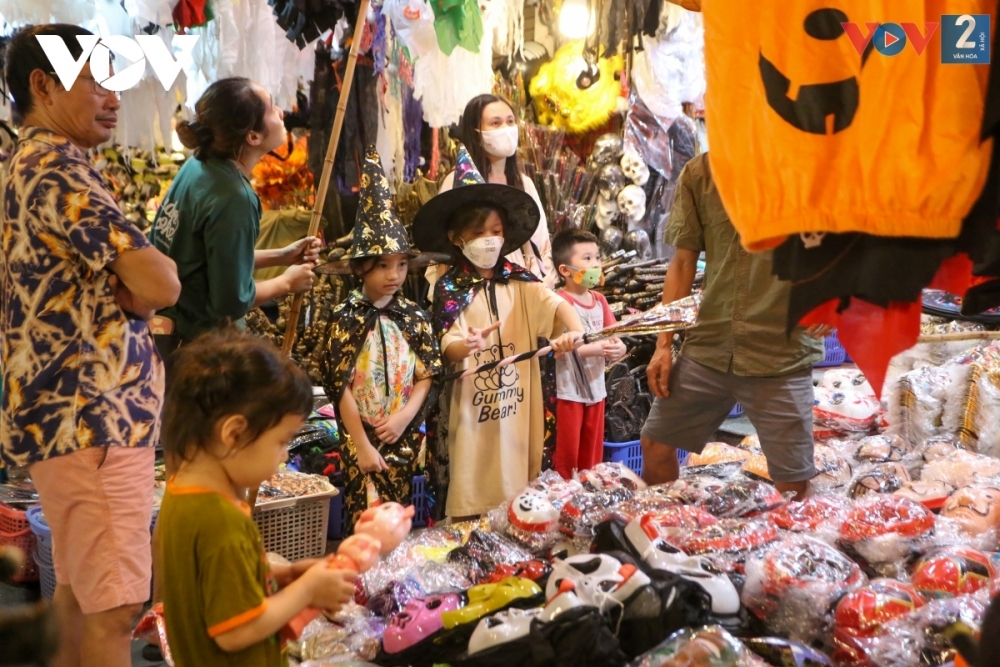 Phố Hàng Mã tưng bừng sắc màu Halloween Phố Hàng Mã tưng bừng sắc màu Halloween