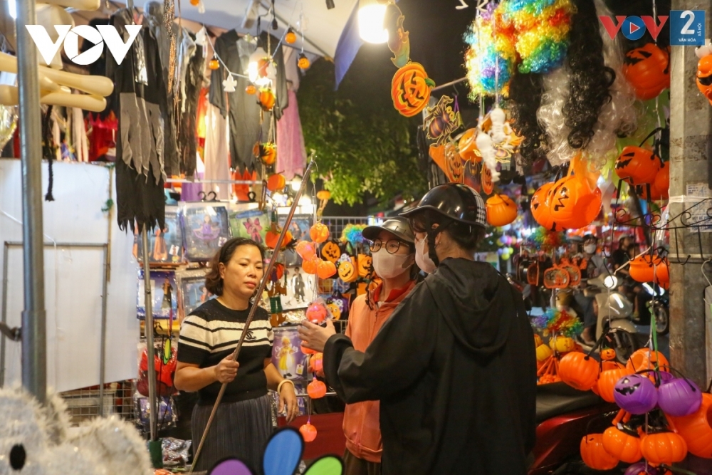 Phố Hàng Mã tưng bừng sắc màu Halloween Phố Hàng Mã tưng bừng sắc màu Halloween