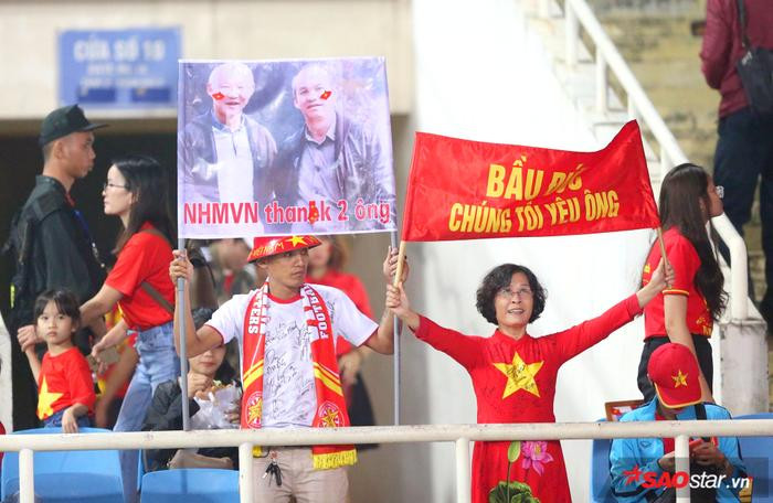 Với HLV Park Hang Seo, người hâm mộ hạnh phúc và tự hào về tuyển Việt Nam