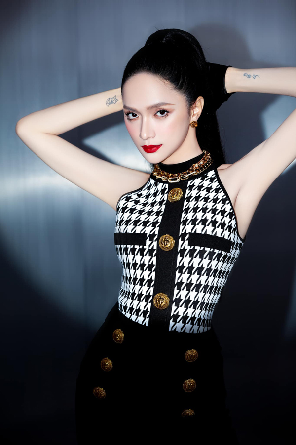 "Đối thủ" nhan sắc của Lâm Khánh Chi cầu kỳ giữ gìn vóc dáng ra sao? "Đối thủ" nhan sắc của Lâm Khánh Chi cầu kỳ giữ gìn vóc dáng ra sao?