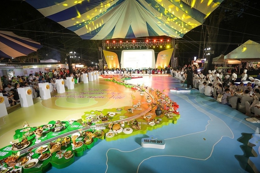 Hai kỉ lục mới được thiết lập tại Lễ hội "Rạng danh văn hóa ẩm thực Việt"