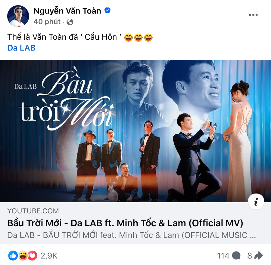 Văn Toàn &apos;cầu hôn&apos; bạn gái xinh đẹp