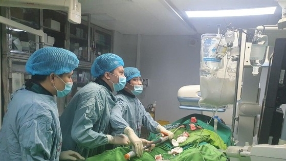 Tưởng đau bụng thông thường, người đàn ông Phú Thọ suýt bị 'tử thần mang đi' vì bệnh hiểm