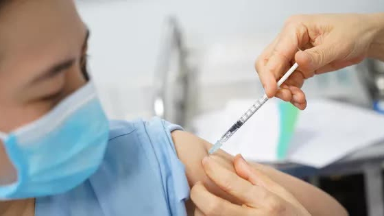 Hà Nội cho phép rút ngắn khoảng cách giữa 2 mũi tiêm vaccine AstraZeneca