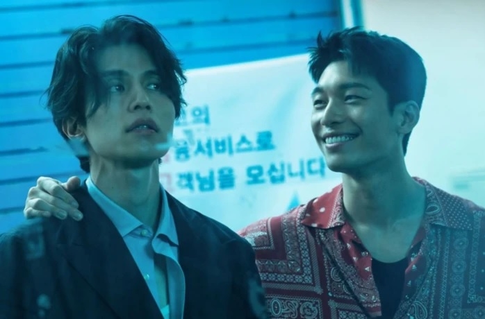 Sao Hàn ngày 16/11: Cặp nam thần Lee Dong Wook và Wi Ha Joon tung poster bí ẩn cho bộ phim mới