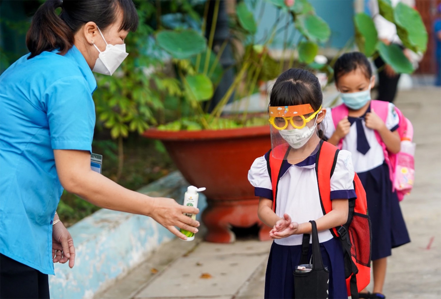 TP.HCM thí điểm cho học sinh lớp 1, 9, 12 đi học trở lại từ ngày 13/12