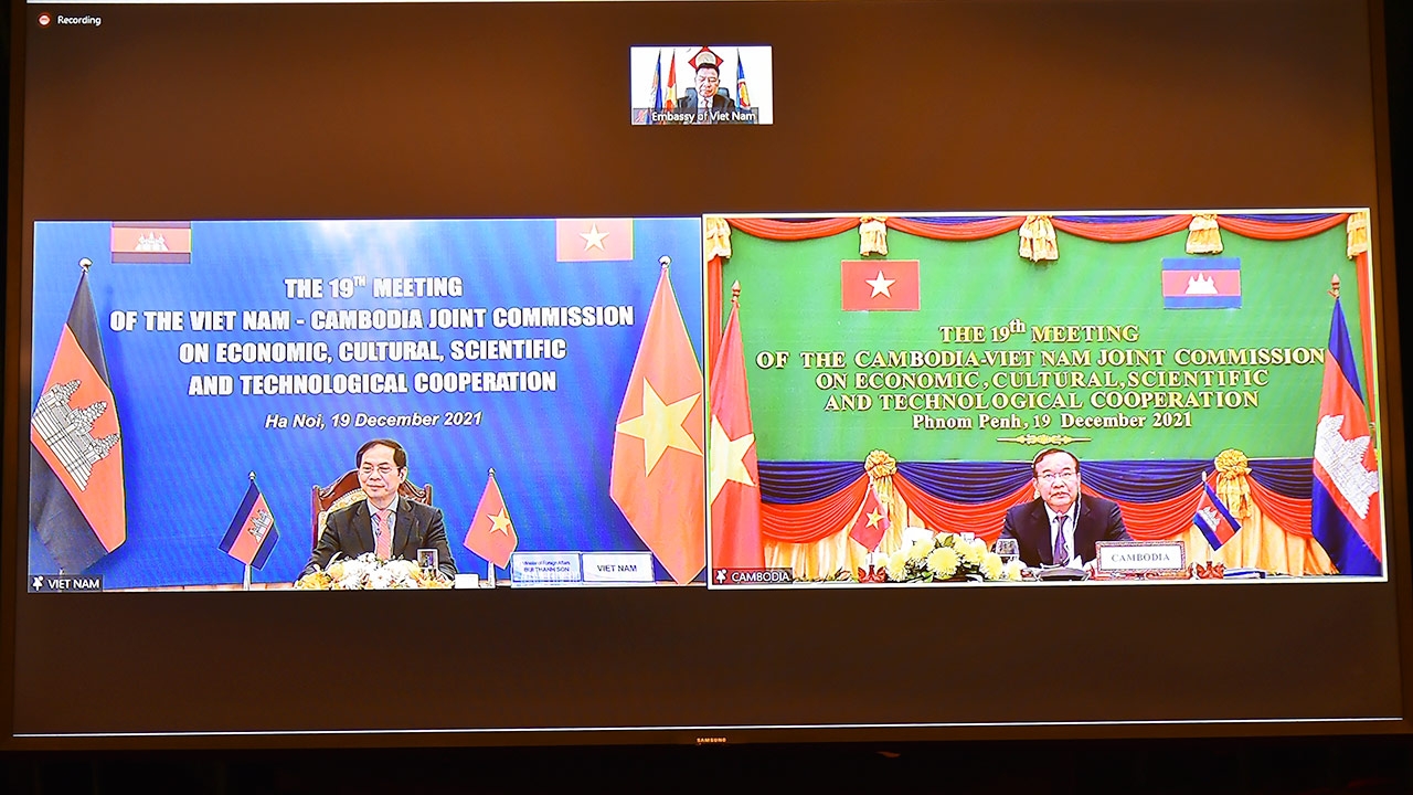 Kỳ họp lần thứ 19 Uỷ ban hỗn hợp Việt Nam - Campuchia về hợp tác kinh tế, văn hoá, khoa học và kỹ thuật