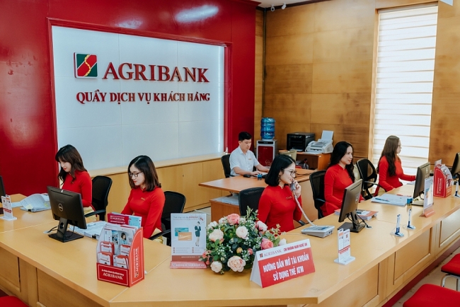 Nhân viên ngân hàng Agribank có lừa đảo khách hàng qua hợp đồng vay?