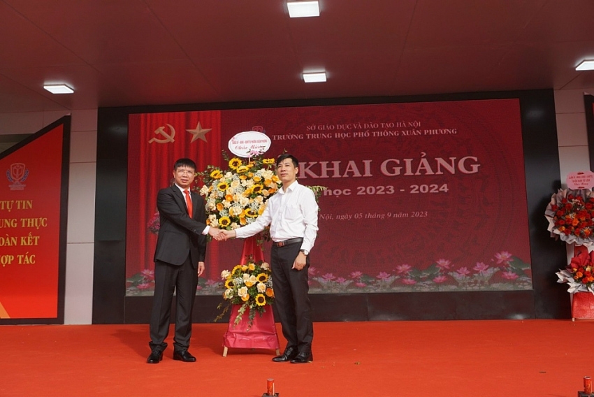 Hà Nội: Thầy trò trường THPT Xuân Phương náo nức chào đón năm học mới Hà Nội: Thầy trò trường THPT Xuân Phương náo nức chào đón năm học mới