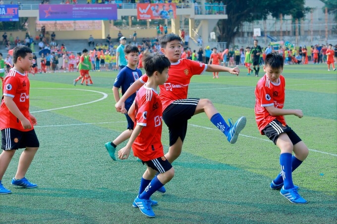 Trường Tiểu học Dịch Vọng A tổ chức thành công “Giải bóng đá học sinh lần thứ III năm học 2022-2023”