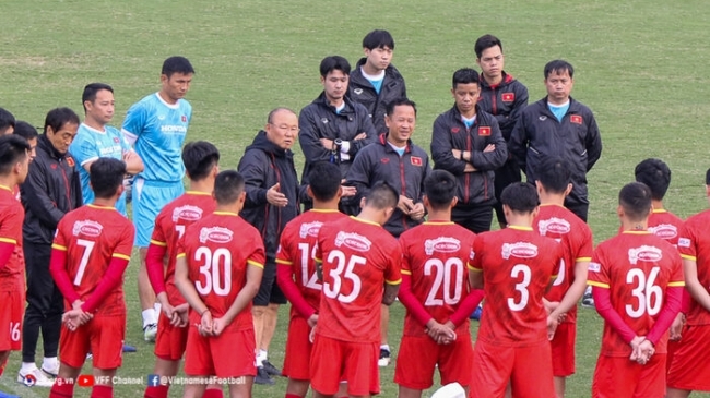 Tiến Linh, Văn Xuân chấn thương, ông Park còn 20 cầu thủ đấu Nhật Bản